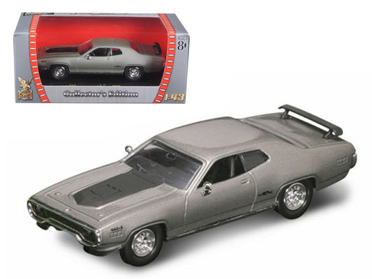 1971 Plymouth GTX 440 6 Pack Silver 1/43 Diecast Model Car by Road