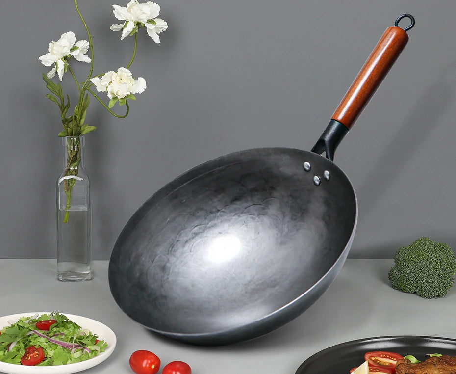 Traditional iron wok,Non-coating Woks Hand forged  For Kitchen PanWooden Handle Wok Kitchen Gas Pot Cookware